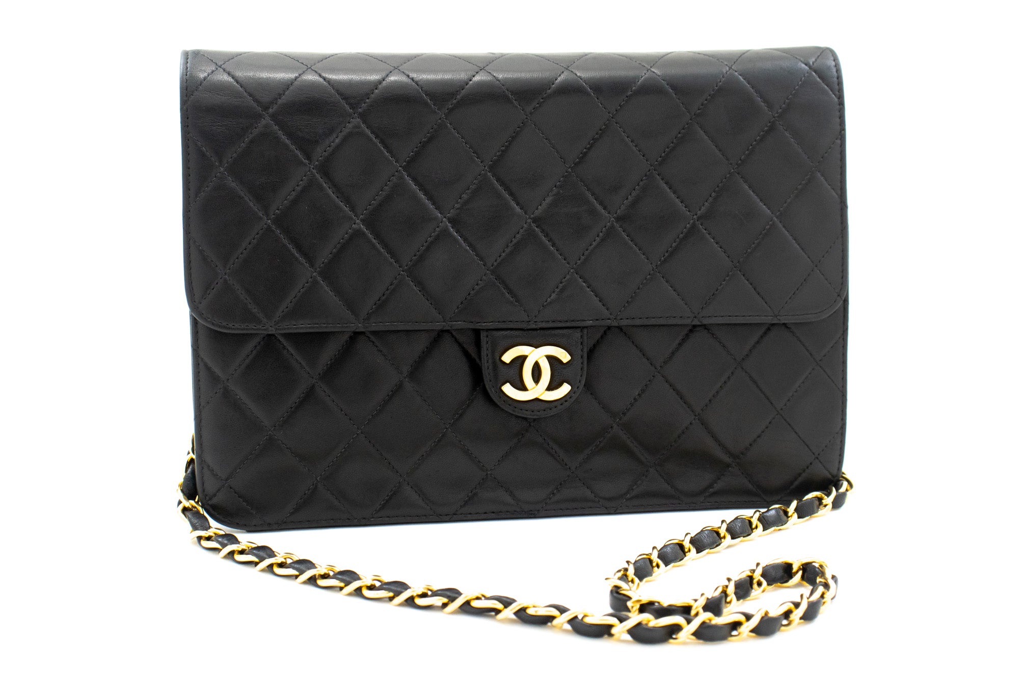 Chanel Chain Shoulder Bag Clutch Black Quilted Flap Lambskin Purse L27