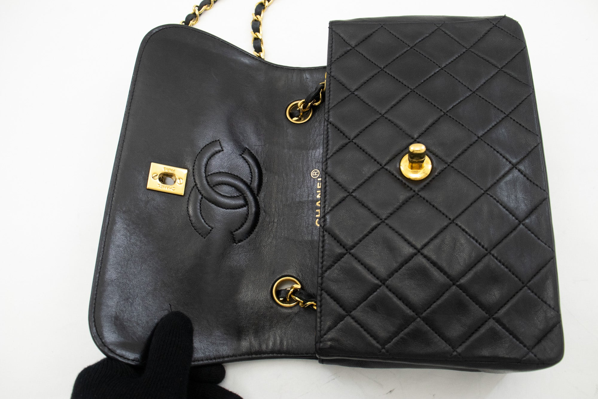 Timeless/classique leather handbag Chanel Black in Leather - 36158731