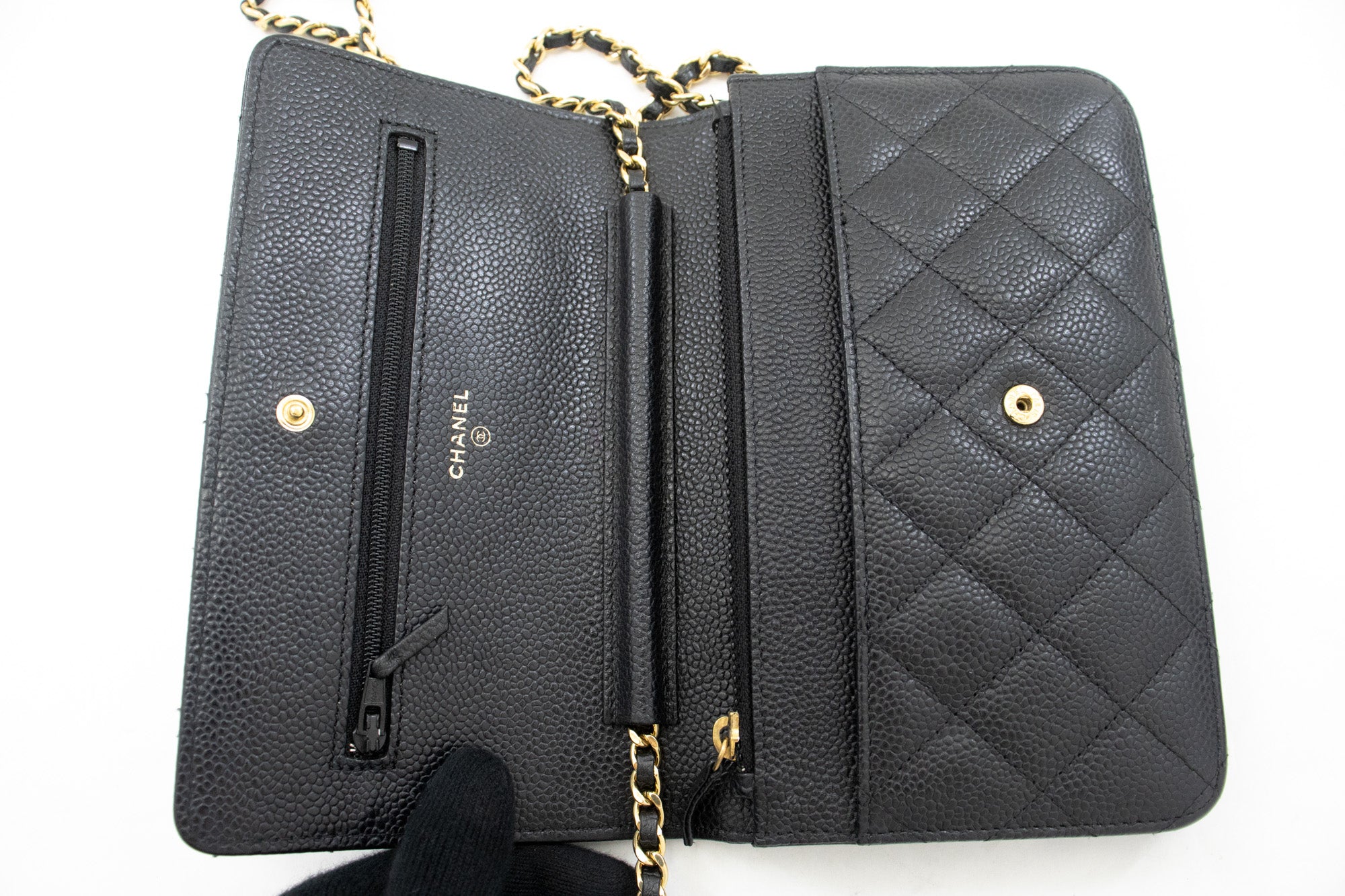 Buy CHANEL Caviar Quilted Wallet on Chain GHW