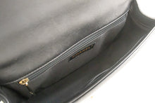 Τσάντα ώμου CHANEL Boy V-Stitch Chain Chain Bag Black Quilted Flap Lafskin L53 hannari-shop