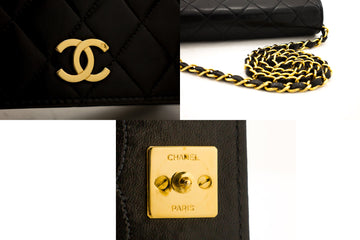 New CHANEL 22K Vanity Clutch COCO Gold CHAIN Black Quilted Lambskin Leather  Bag