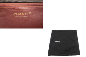 CHANEL Schoudertas met ketting, Clutch, Zwarte gewatteerde portemonnee van lamsleer met klep L27 hannari-shop