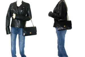 CHANEL Klassieke schoudertas met dubbele flap en middellange ketting Zwart lamsvlees L37 hannari-shop